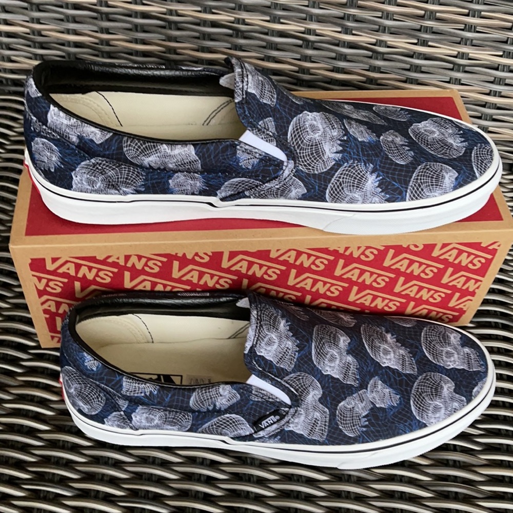Vans Classic Slip-On Wireframe Skulls black/true White MENS - Picture 3 of 16